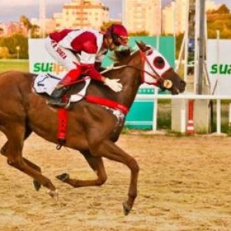 Namable do Santarém ganha Clássico no Cristal