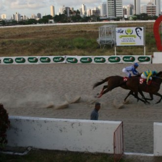 O clássico Sixtenn Tons (Pioneering) ganha o GP Manoel Medeiros em Recife
