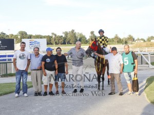 Queenship 24.02 foto da vitória