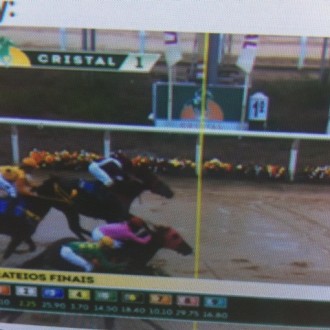 Gala Tango (Public Speaker) criado no Santarém para Paulo Fischer vence a 2ª no Cristal, Vale do Luar (Impression) e Fuganti (Pioneering) vencem na Gávea