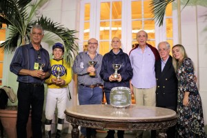 Rafiq 09.06 premiação com pai de Victorino