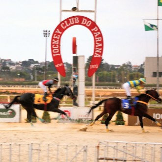 GALÃ recriado no Santarém vence a preparatória para o GP Paraná