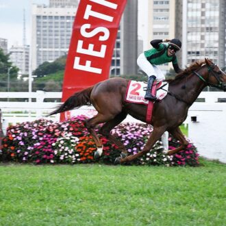 NAVIO FANTASMA DO STUD AML VENCE O DERBY PAULISTA COM FACILIDADE