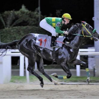 ZHARKHAR vence na Gávea e permanece invicto