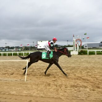 ZAHRINA do Hs Moema vence e convence por vários no Tarumã